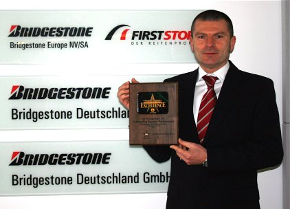 Nagrodę „Achieving Excellence” odebrał dyrektor naczelny Bridgestone Germany.
