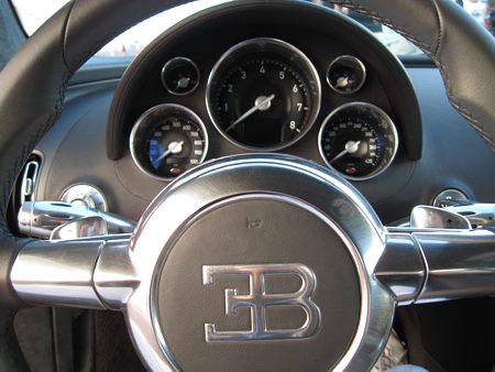 Bugatti Veyron - max 420 km/h Michelin Test Driving