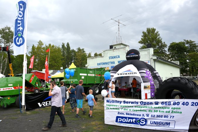 Stoisko Point S UNIGUM i Vredestein na  XIX Pałuckich Targach Rolnych.