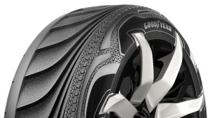 Opona Goodyear Triple Tube