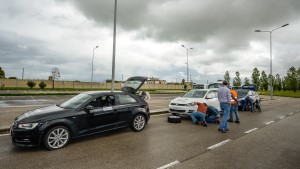 Wakacyjne wyjazdy a uszkodzenia opon