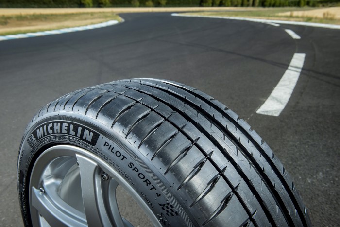 Opona Michelin Pilot Sport 4