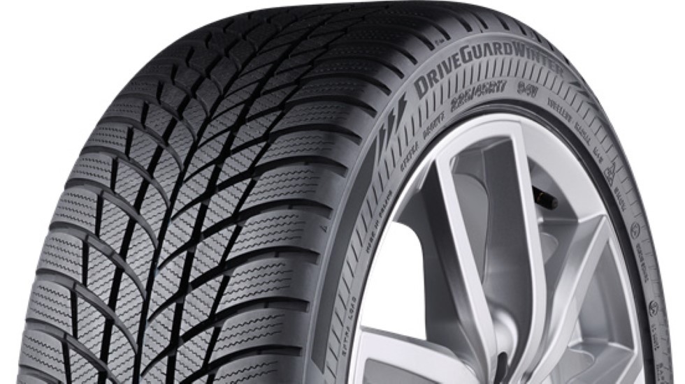 Opona Bridgestone DriveGuard Winter doceniona w teście Motor