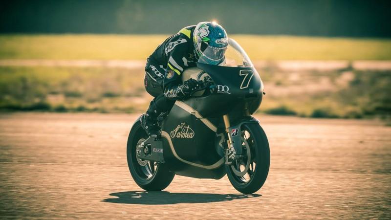 Opony motocyklowe Bridgestone na motocyklu Sarolea a